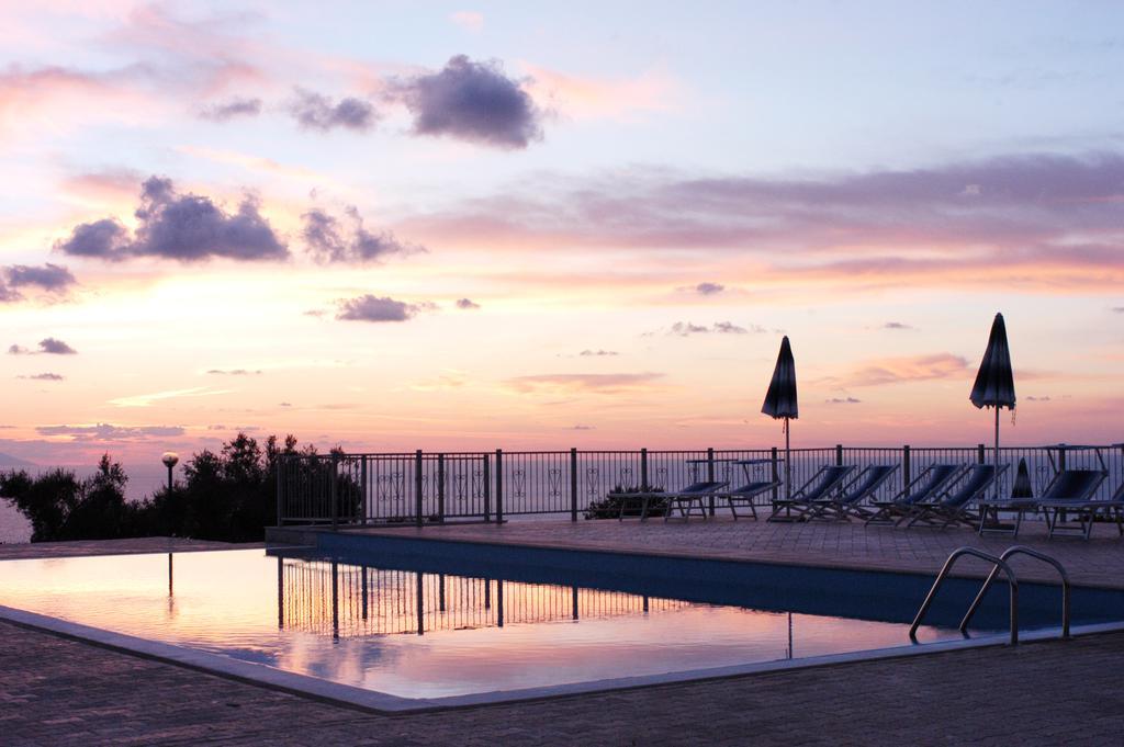 Agriturismo Ninea 里卡迪 外观 照片